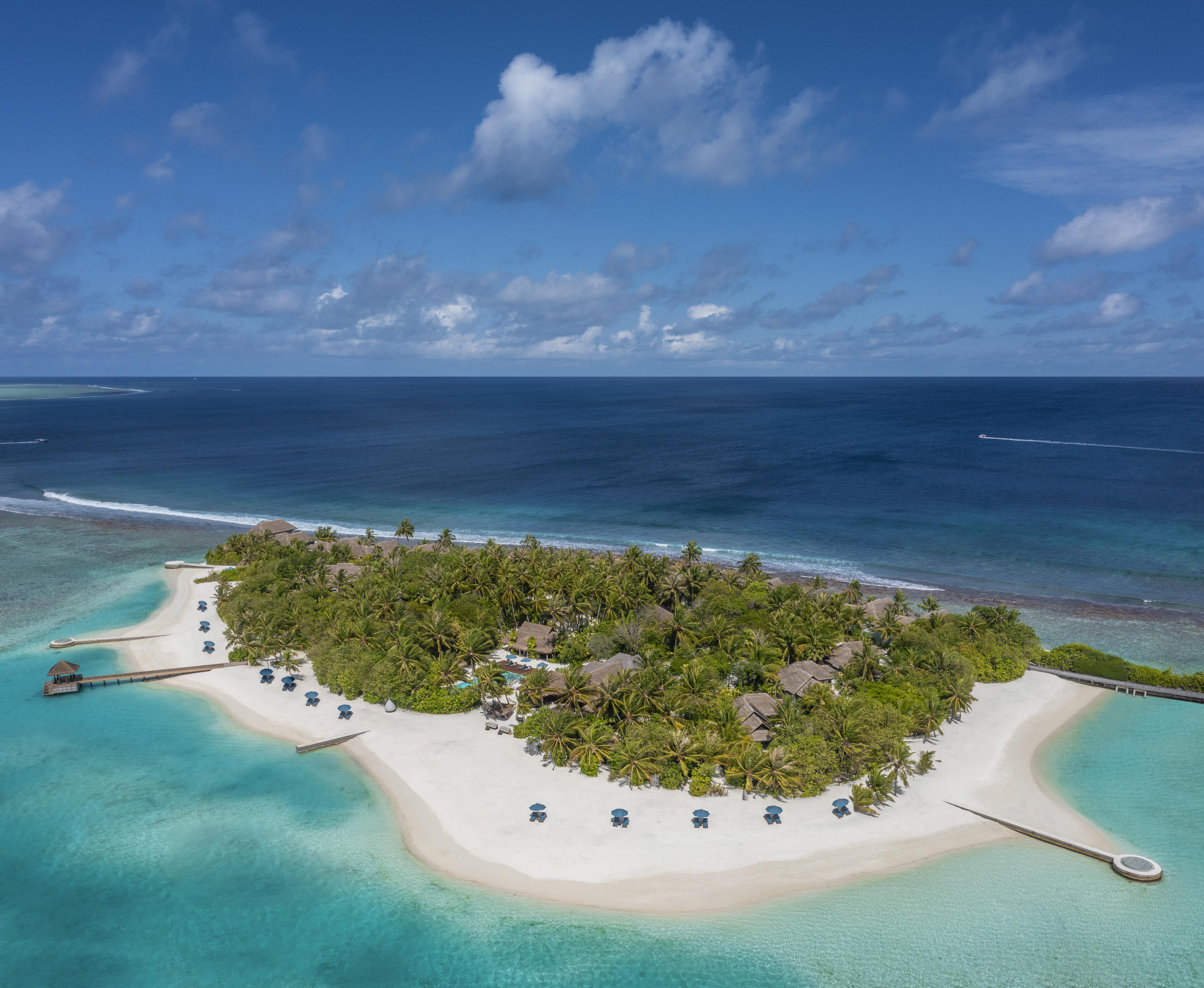Naladhu Private Island Maldives Hotel Exterior photo